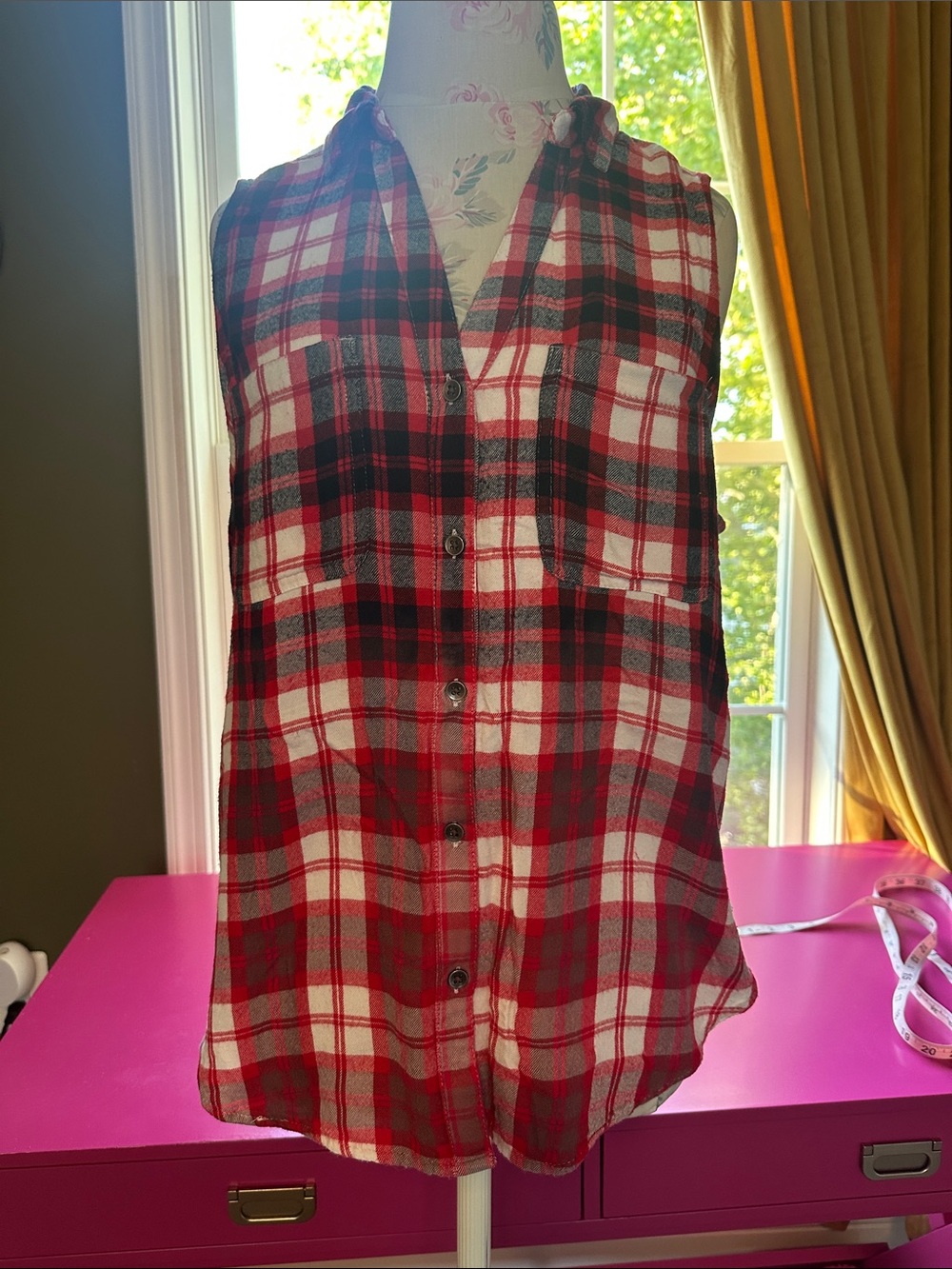 Rock & Republic Red Black White Plaid Sleeveless Button-Down Shirt
